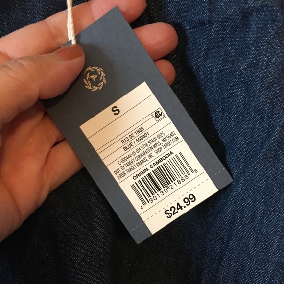 Universal Threads chambray top - Picture 3 of 7